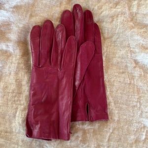 Fuschia leather gloves, size 8